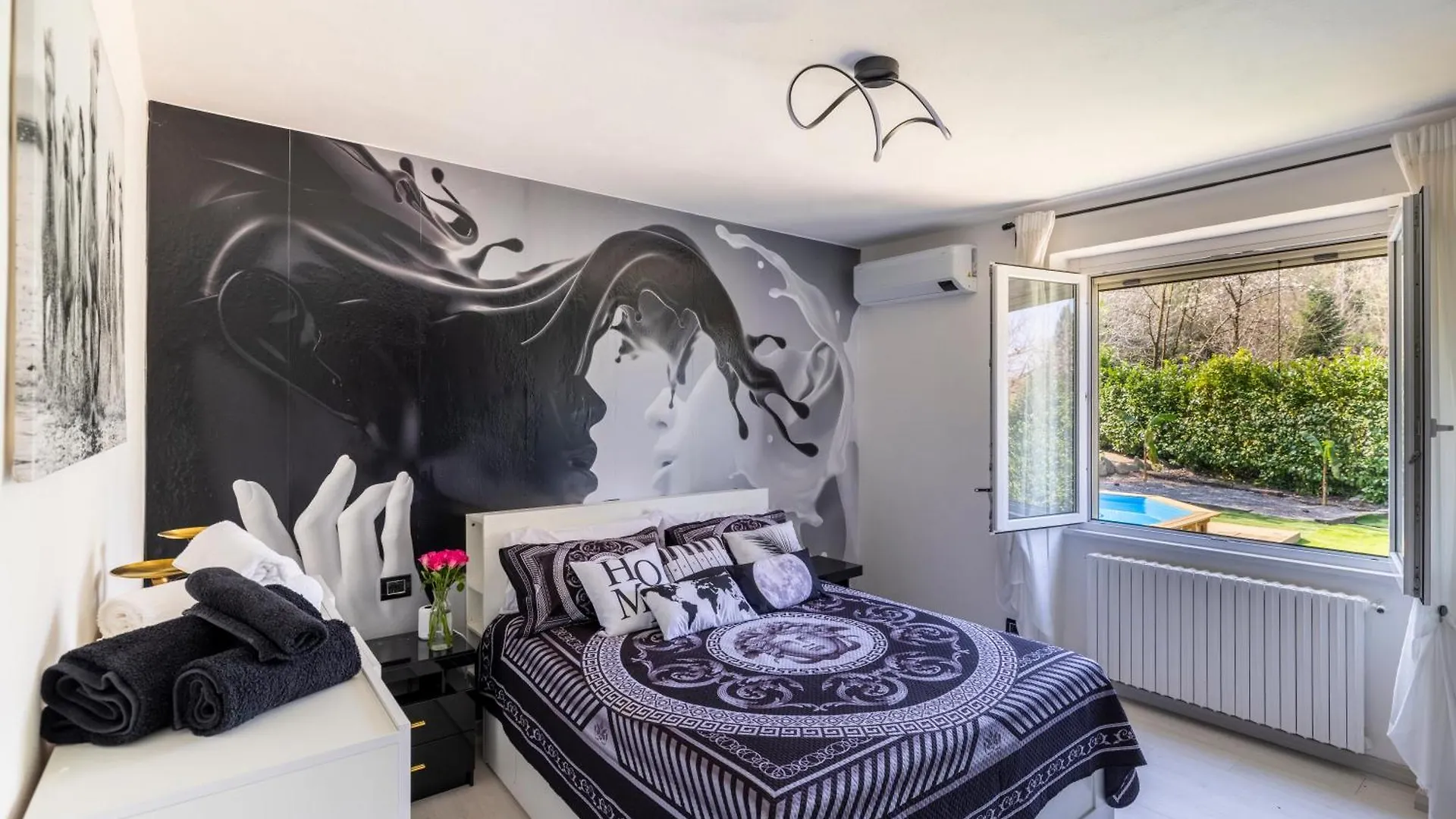 K10 Luxury House, Pool, Jacuzzi, Gym, Private Garden Villa Lipomo