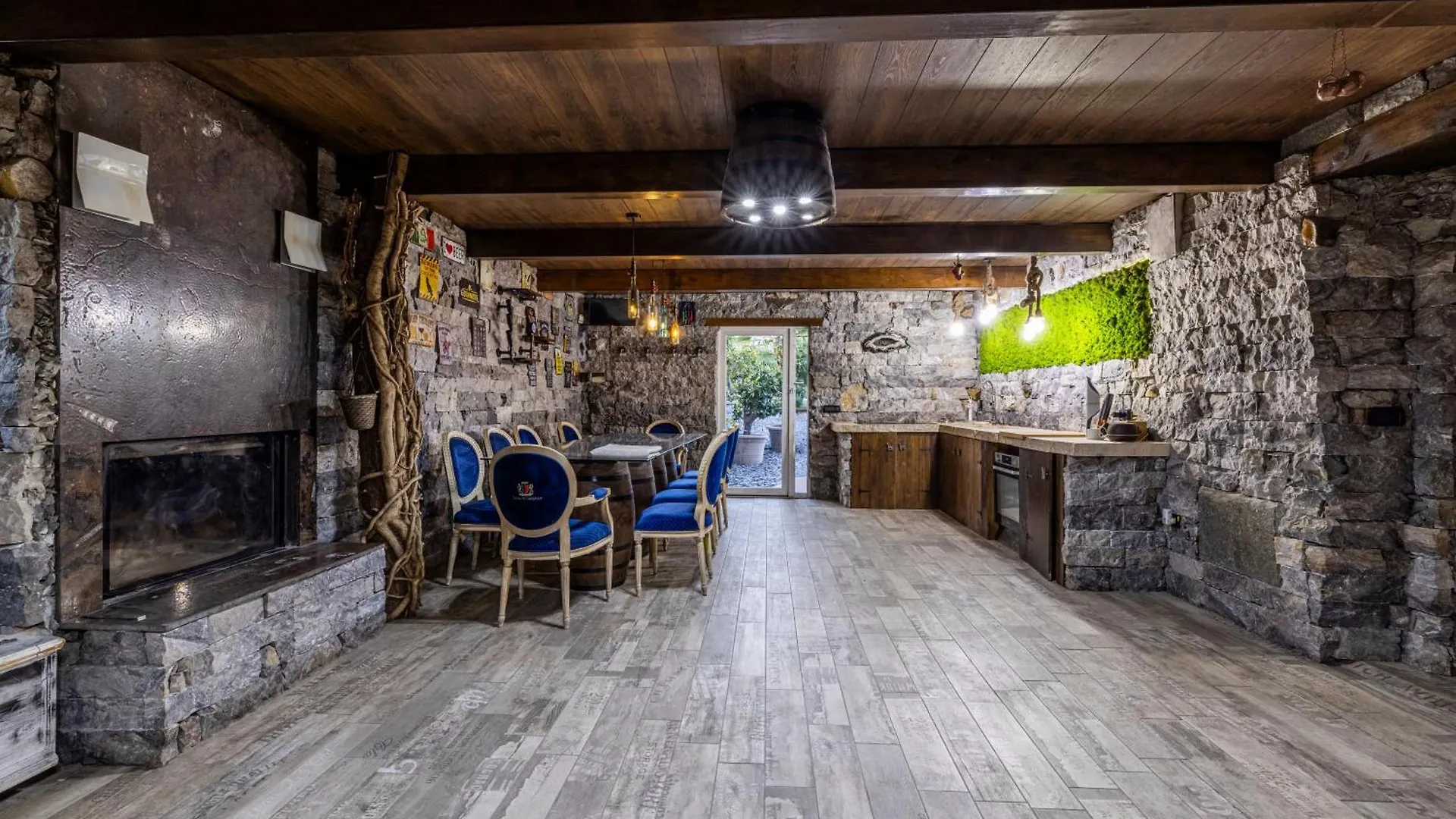 K10 Luxury House, Pool, Jacuzzi, Gym, Private Garden Villa Lipomo 0*,  Italien