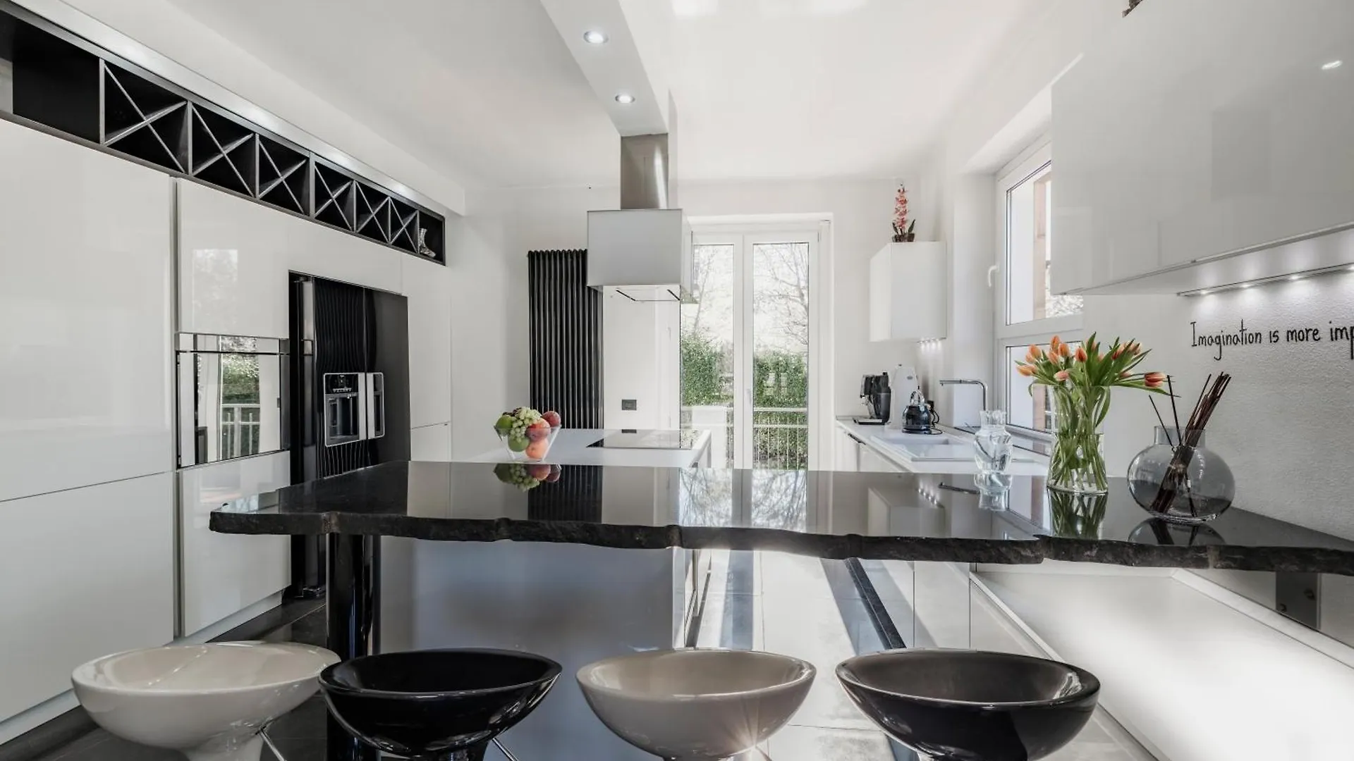 K10 Luxury House, Pool, Jacuzzi, Gym, Private Garden Villa Lipomo Italien