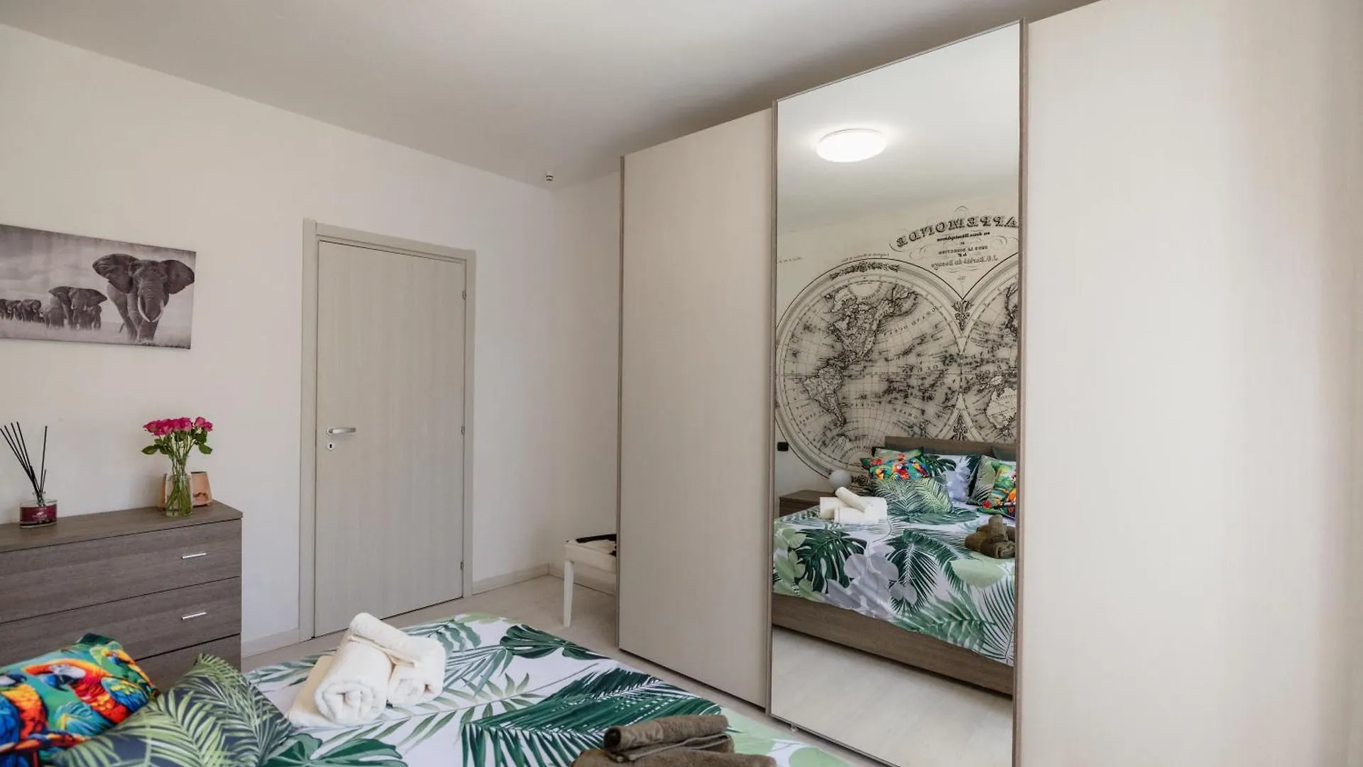 Lipomo K10 Luxury House, Pool, Jacuzzi, Gym, Private Garden 빌라